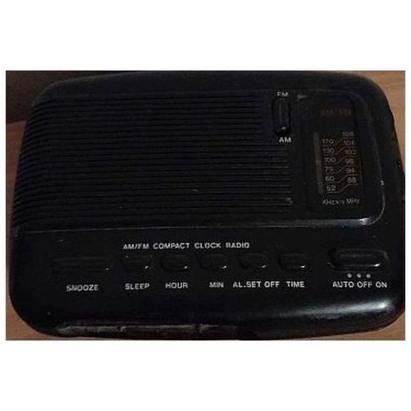 Digitech AM/FM ALARM COMPACT CLOCK RADIO - Picture 3 of 3